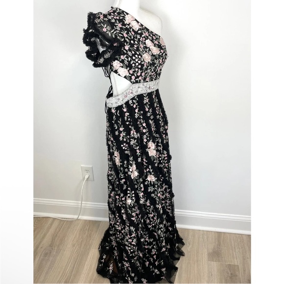 Mac Duggal Embroidered Floral Ruffled One Shoulder Lace‎ Up Gown Black Si… - Picture 9 of 13